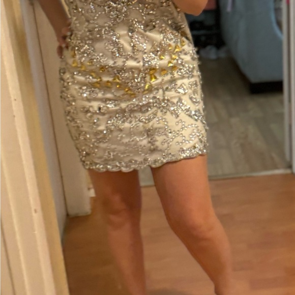 White sparkly dress - Picture 5 of 8